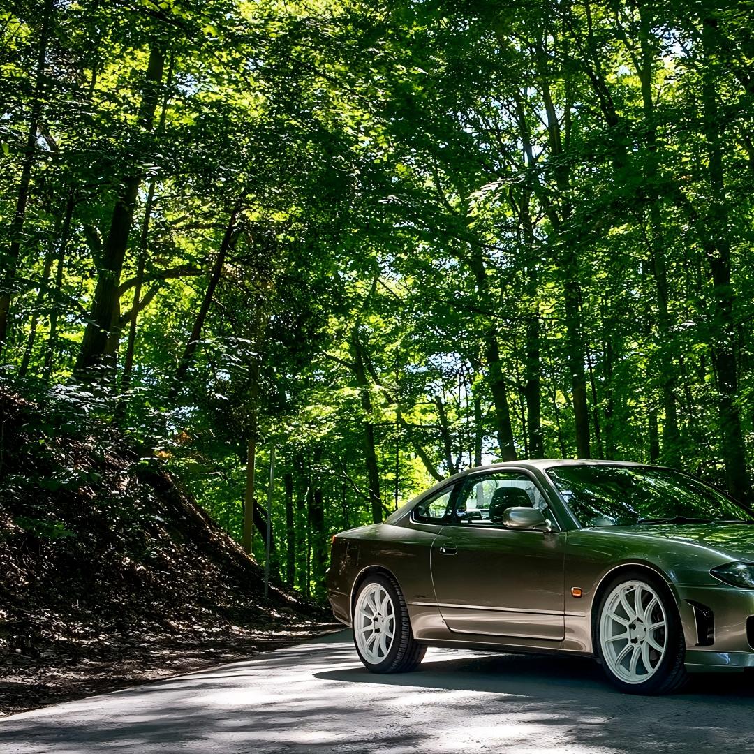 Gloss Metallic Millennium Jade Green Car Vinyl Wrap PET  review quanphosion 03