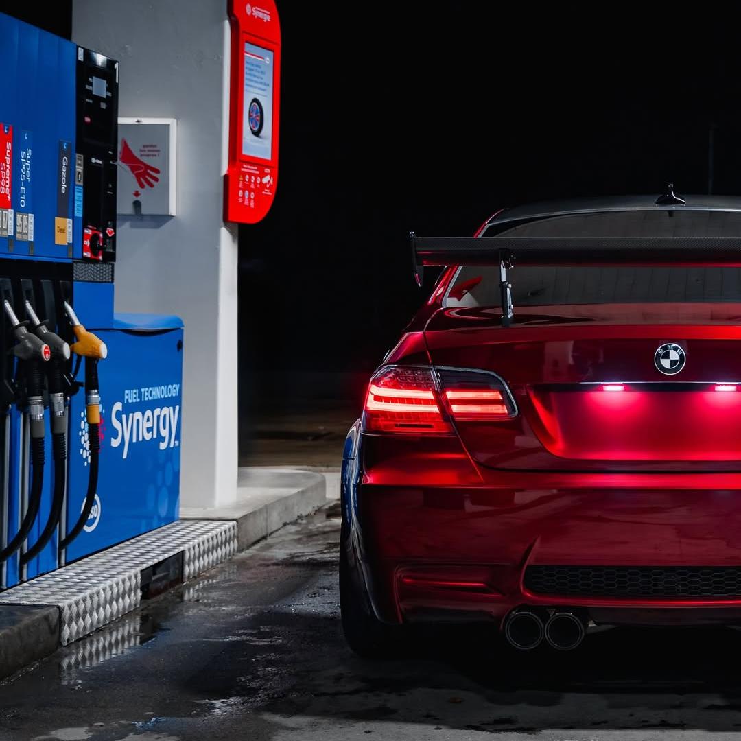 Ultra Glossy Liquid Dragon Red Car Vinyl Wrap PET review 4