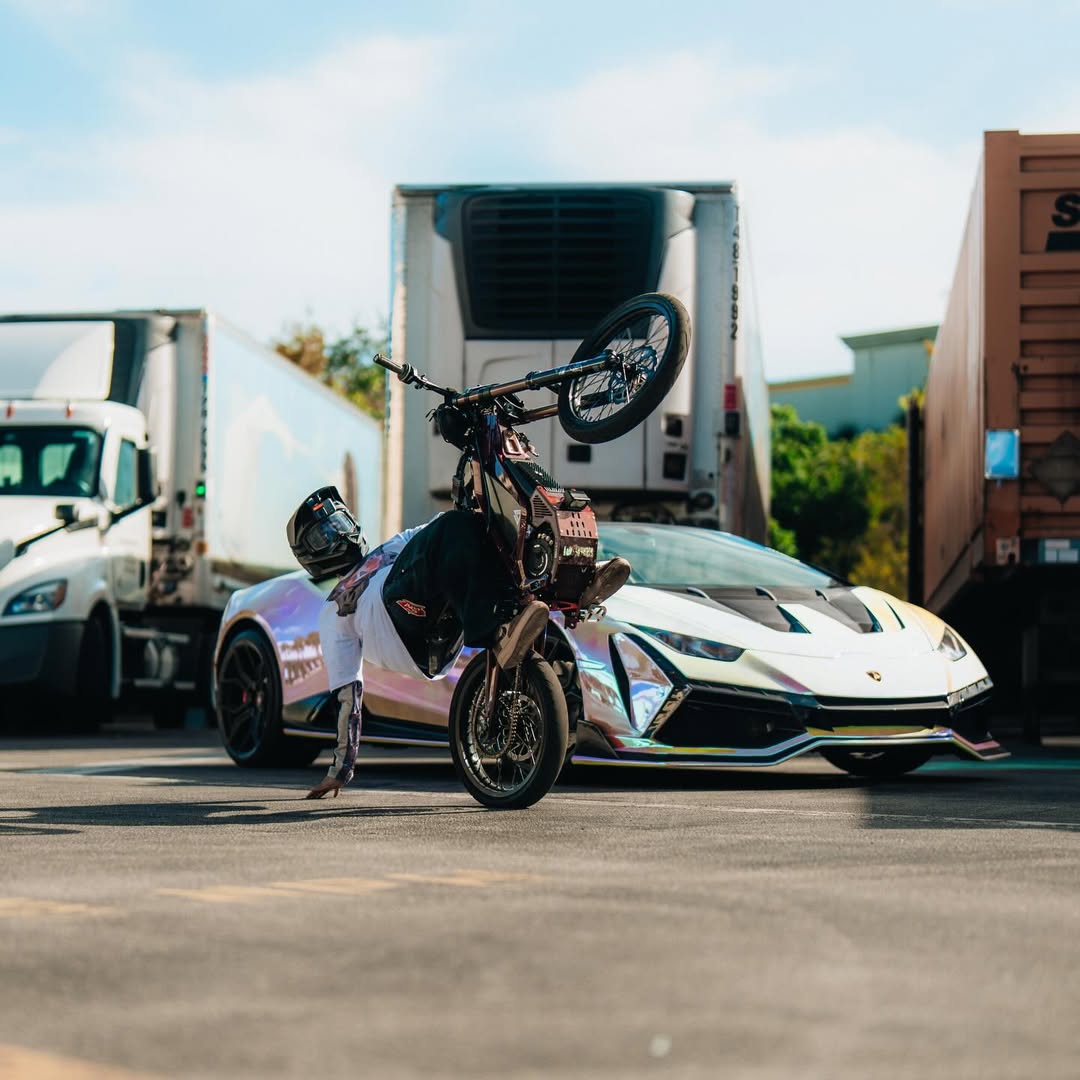 Gloss Rainbow Chrome Holographic Pink Car Vinyl Wrap review 5