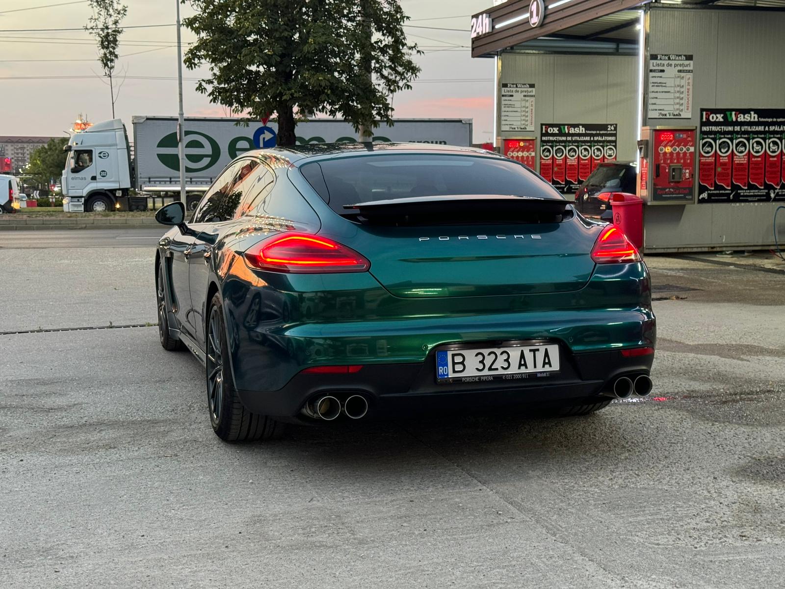 Gloss Metallic British Royal Green Car Vinyl Wrap PET  review alukovinyl 02