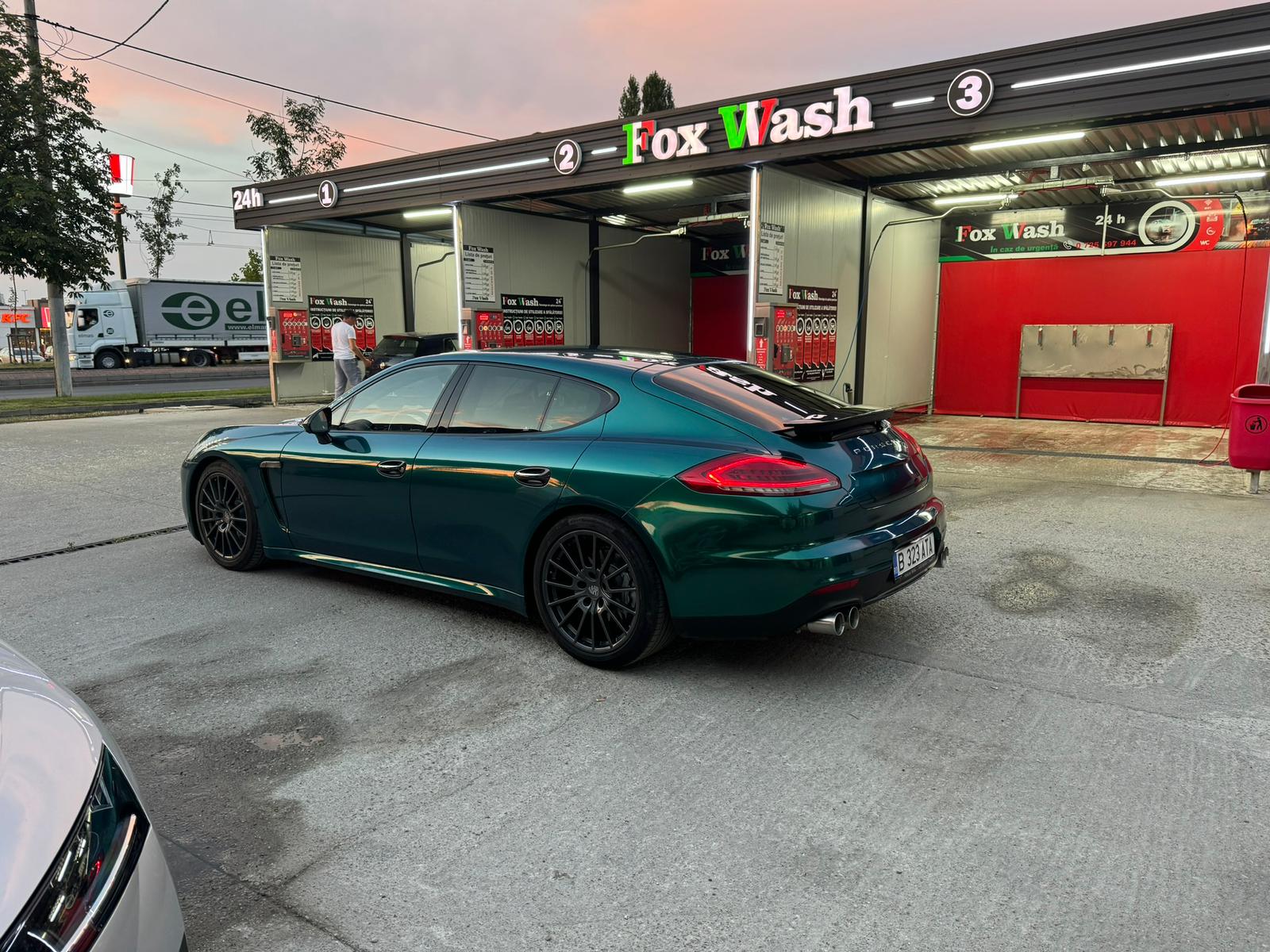 Gloss Metallic British Royal Green Car Vinyl Wrap PET  review alukovinyl 04