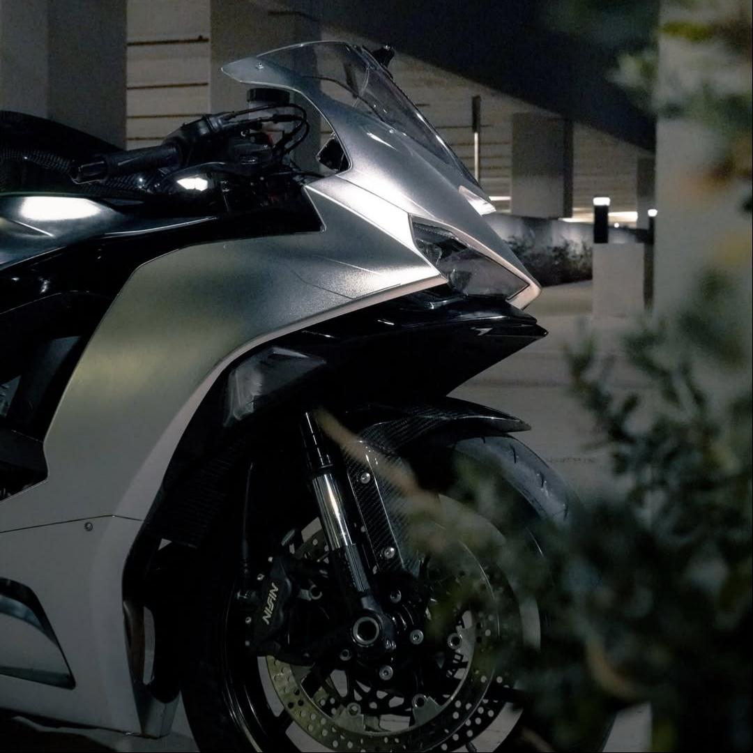 Matte Satin Chrome Silver Car Vinyl Wrap  review itscarbon6r 00