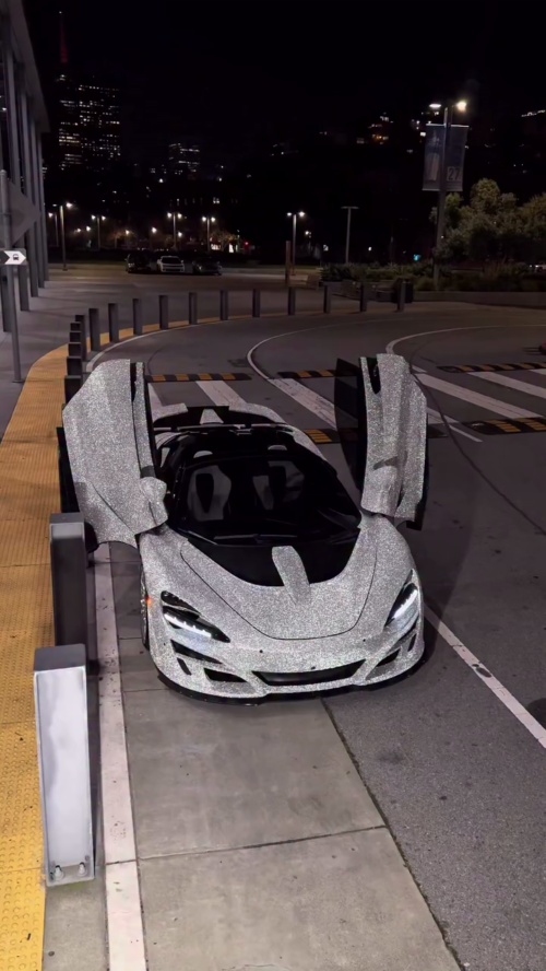 Matte Diamond Glitter Silver Car Vinyl Wrap reviewed by