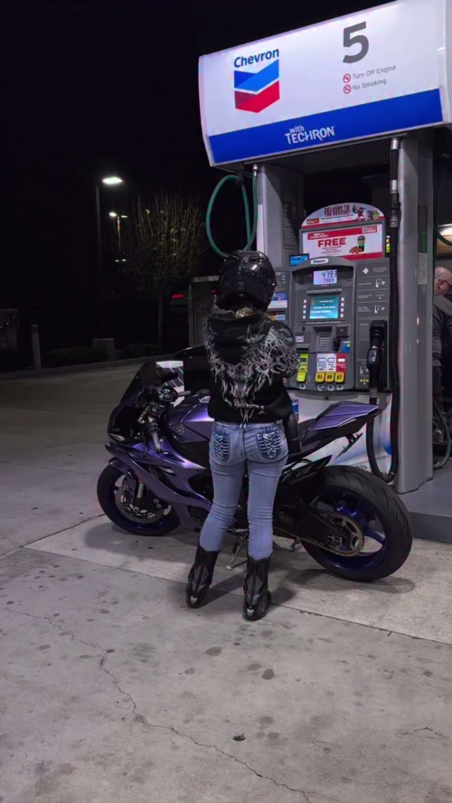 Gloss Metallic Viola Purple Car Vinyl Wrap PET reviewed by