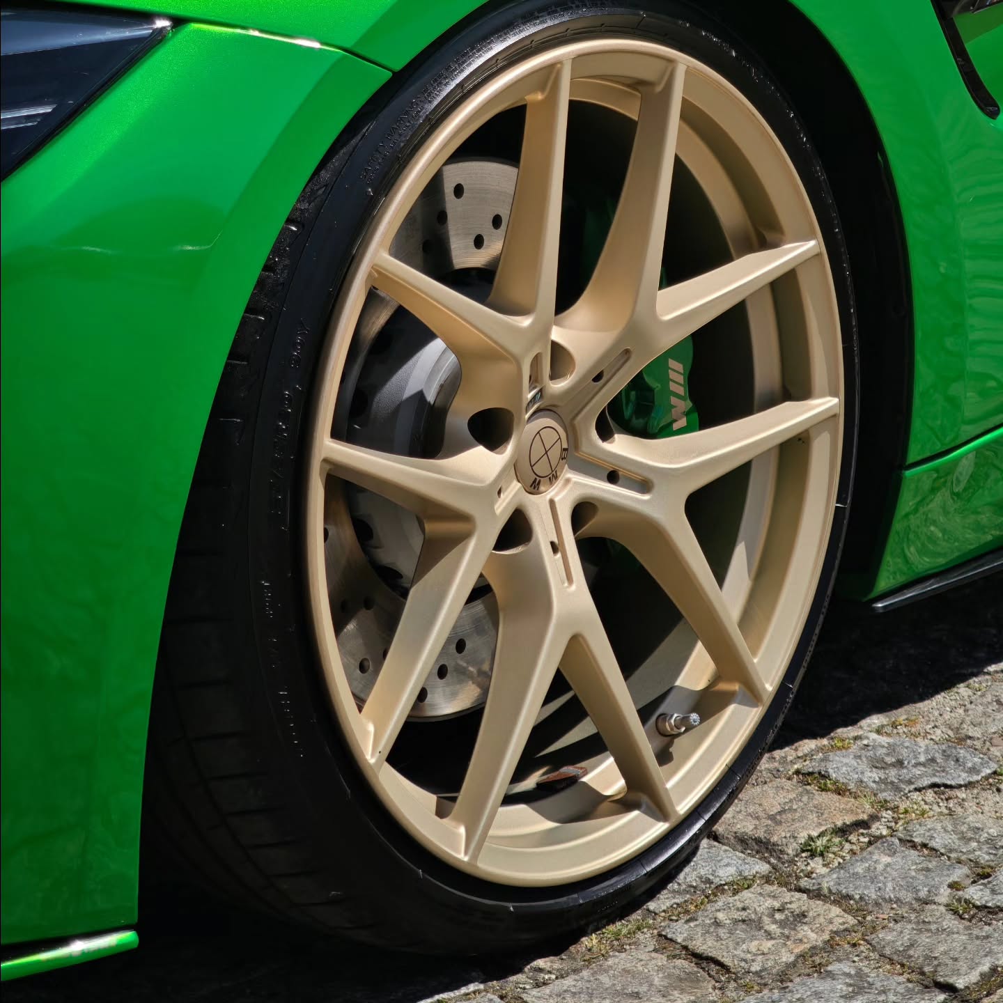 Gloss Metallic Flame Green Car Vinyl Wrap PET review 5