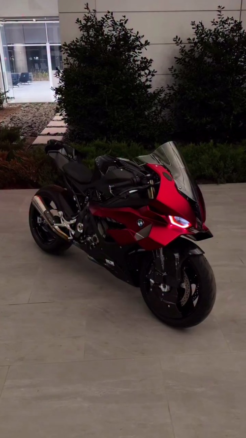 Satin Chrome Metallic Romanee Red Vinyl Wrap | Satin Romanee Red Metallic Chrome reviewed by