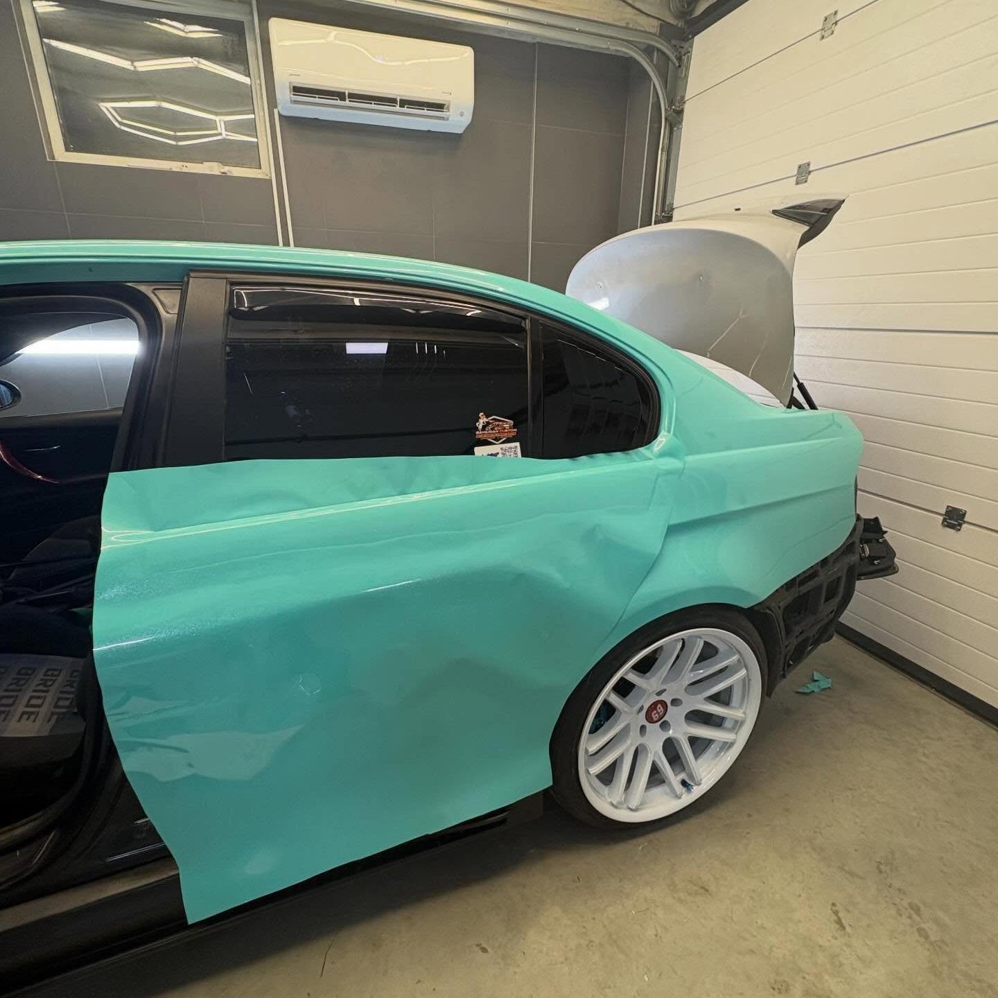 Gloss Sparkle Glitter Tiffany Blue Car Vinyl Wrap review 1