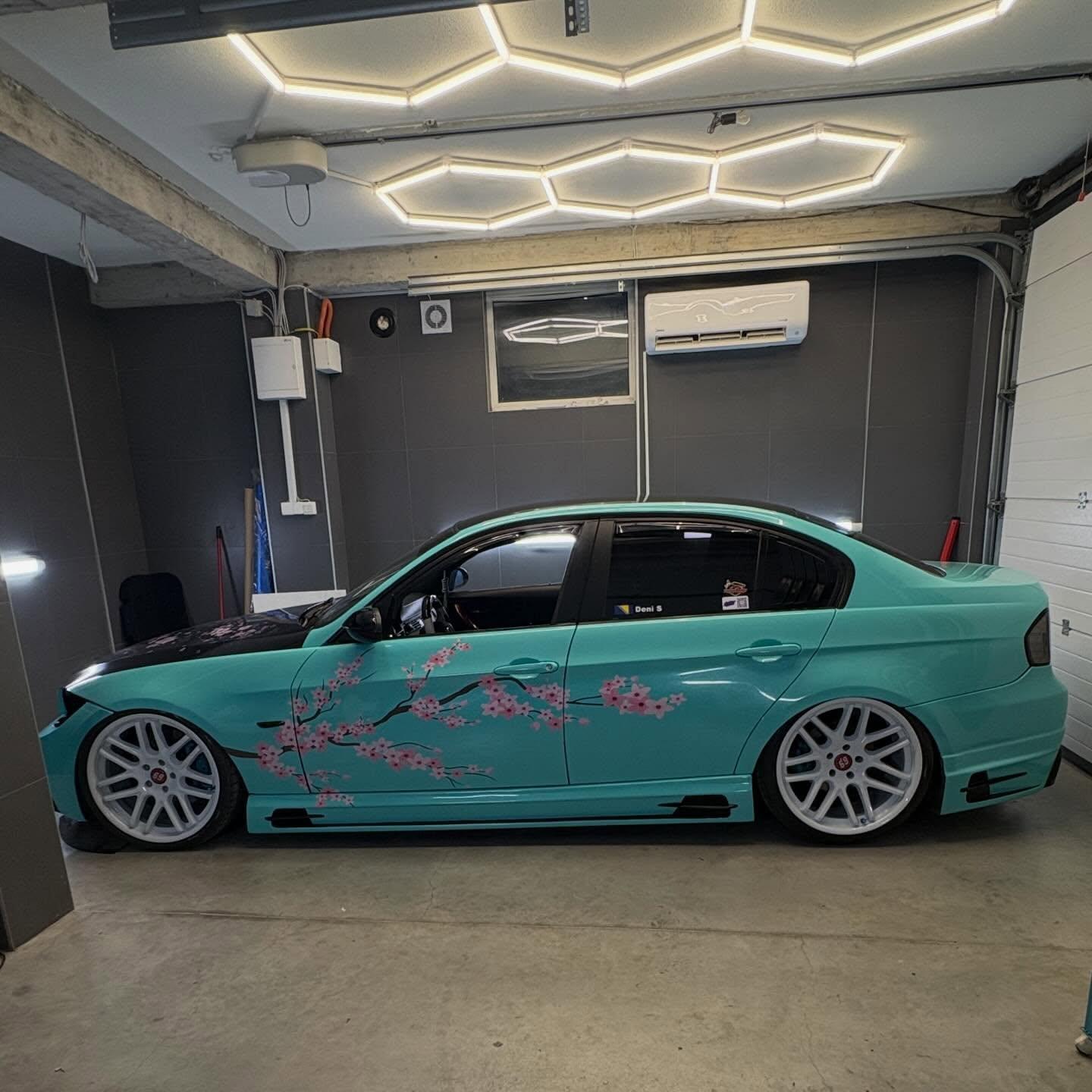 Gloss Sparkle Glitter Tiffany Blue Car Vinyl Wrap review 2