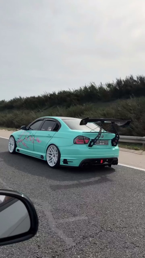 Gloss Sparkle Glitter Tiffany Blue Car Vinyl Wrap reviewed by