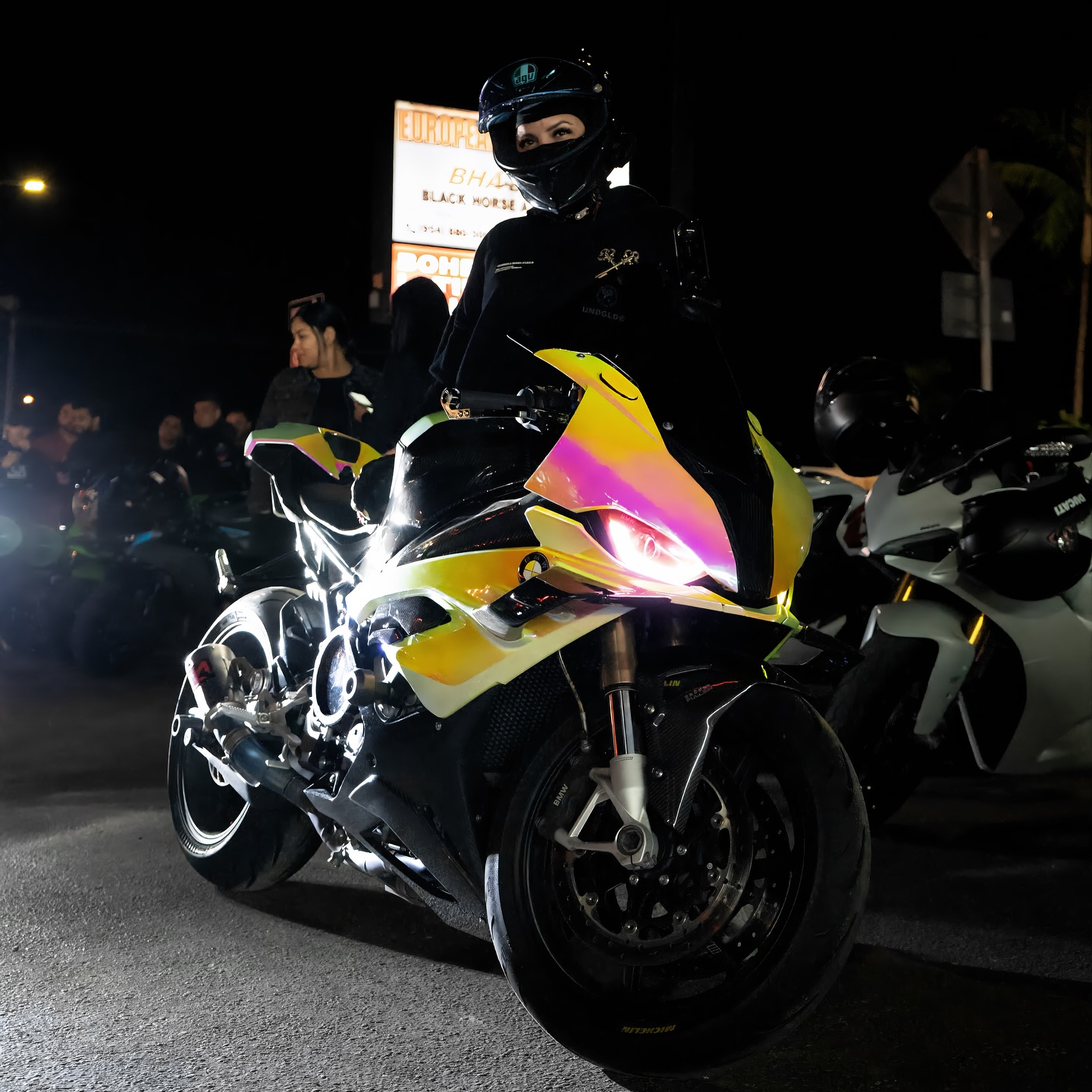 Gloss Rainbow Chrome Holographic Pink Car Vinyl Wrap review 2