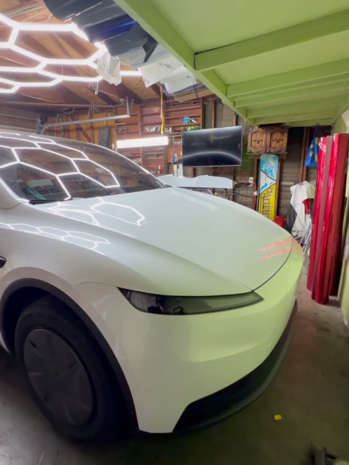 Gloss Metallic Chameleon Diamond Pollen Pink White Car Vinyl Wrap PET reviewed by