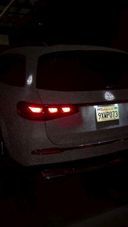 Matte Diamond Glitter Silver Car Vinyl Wrap reviewed by