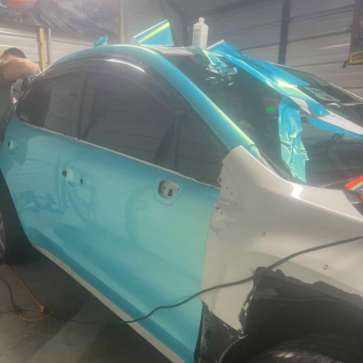 Gloss Metallic Neon Ice Blue Car Vinyl Wrap review 3