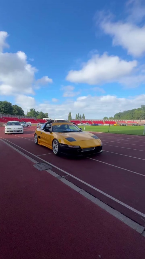 Gloss Metallic Golden Yellow Car Vinyl Wrap PET reviewed by