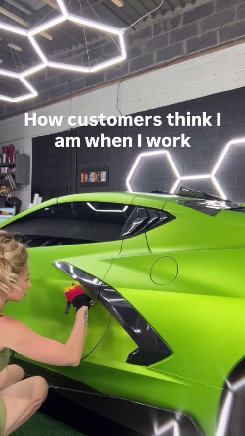 Gloss 3D Carbon Fiber Car Wrap reviewed by
