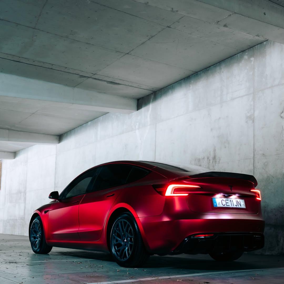 Satin Chrome Metallic Romanee Red Vinyl Wrap | Satin Romanee Red Metallic Chrome review allspeeddrive 03