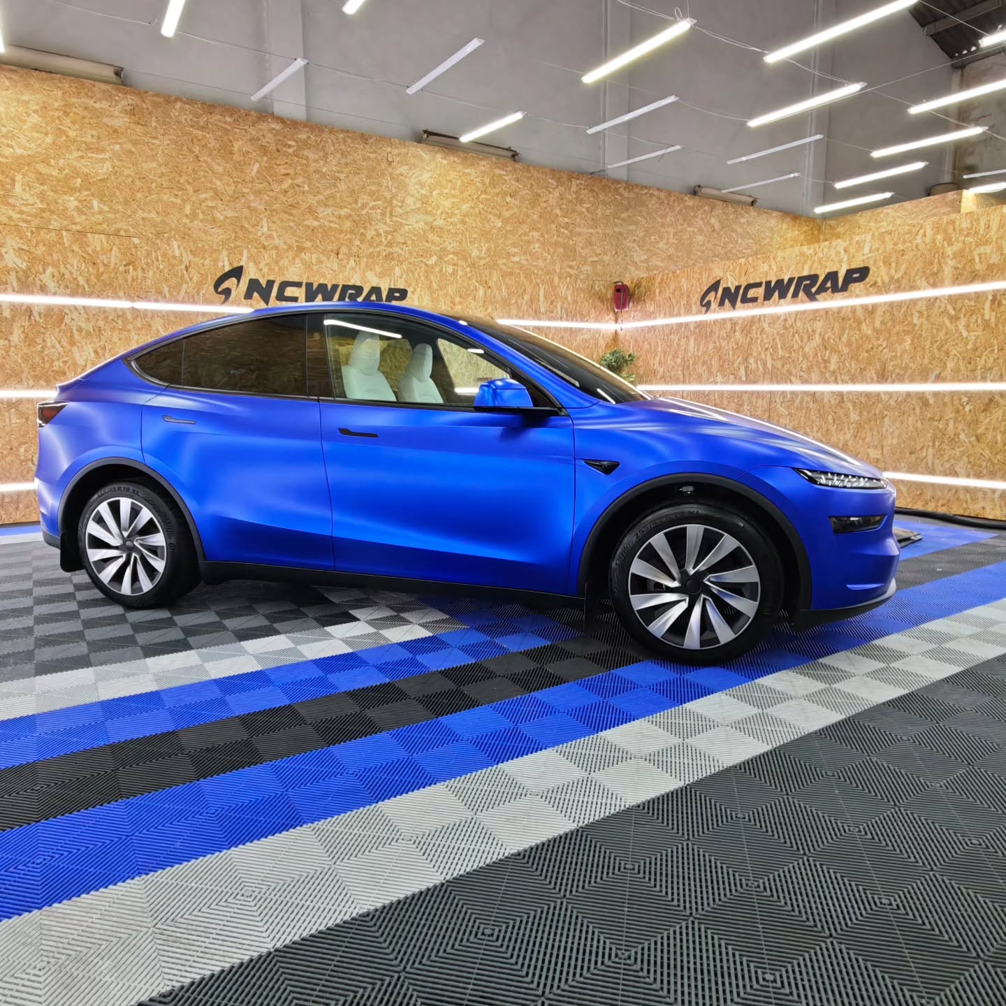 Satin Ceramic Blue Car Vinyl Wrap PET review 5