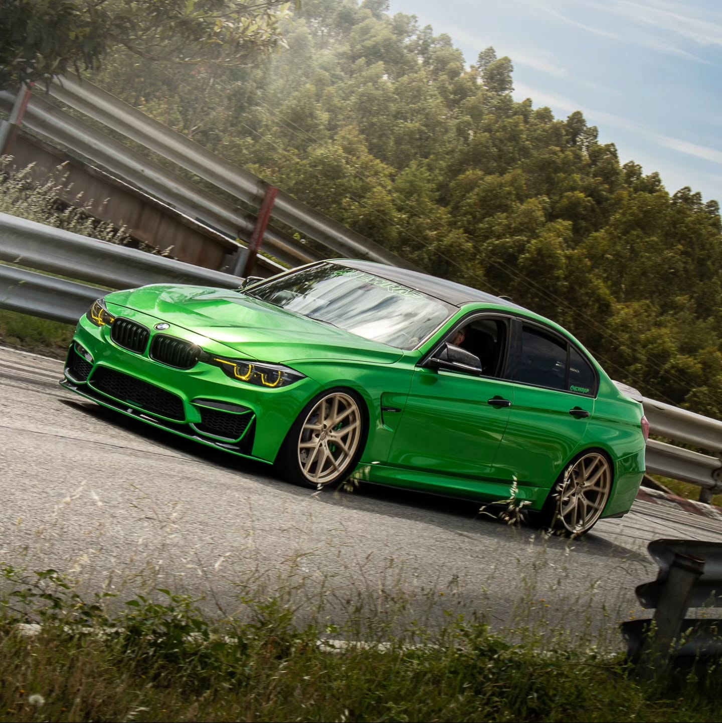 Gloss Metallic Flame Green Car Vinyl Wrap PET review 3