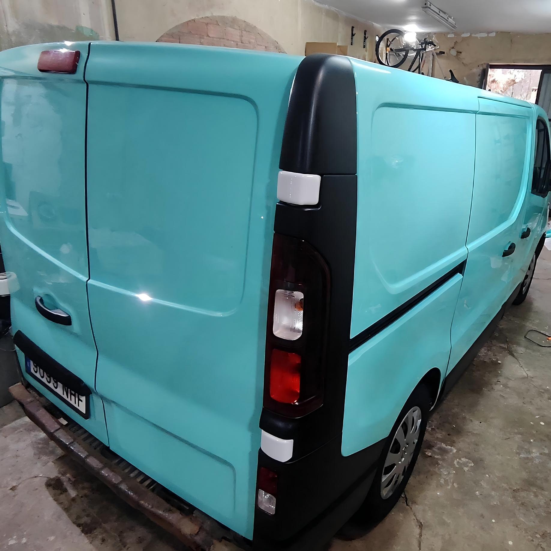 Glossy Crystal Tiffany Blue Car Vinyl Wrap PET review 2