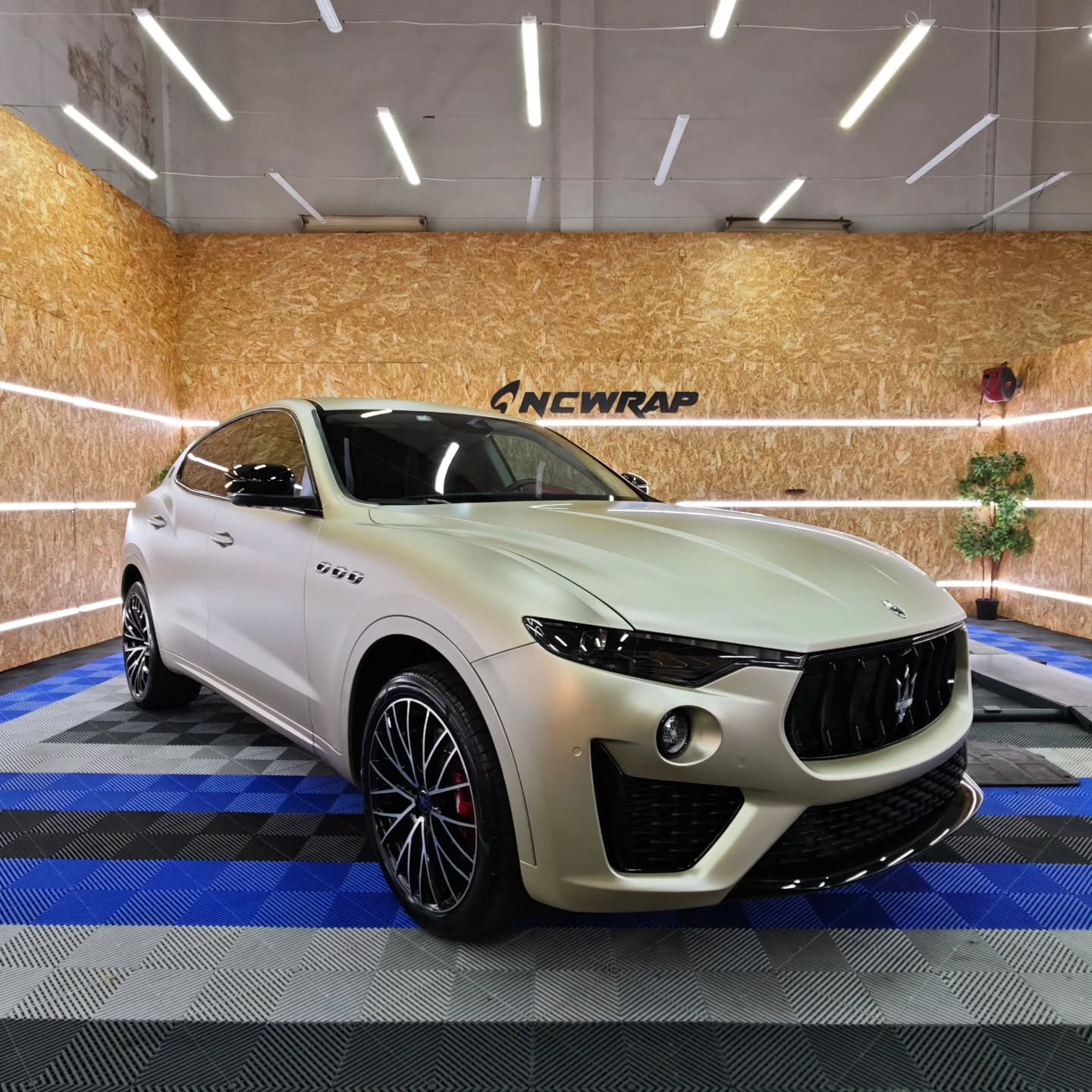 Matte Satin Metallic Champagne Gold Car Wrap PET  review 3