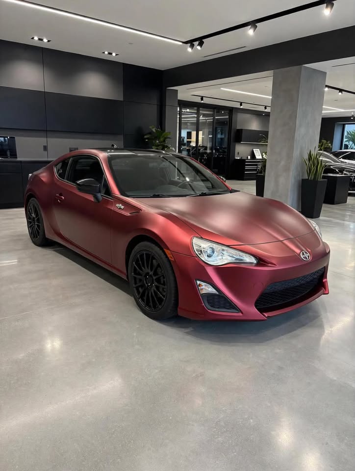 Satin Chrome Metallic Romanee Red Vinyl Wrap | Satin Romanee Red  review 3