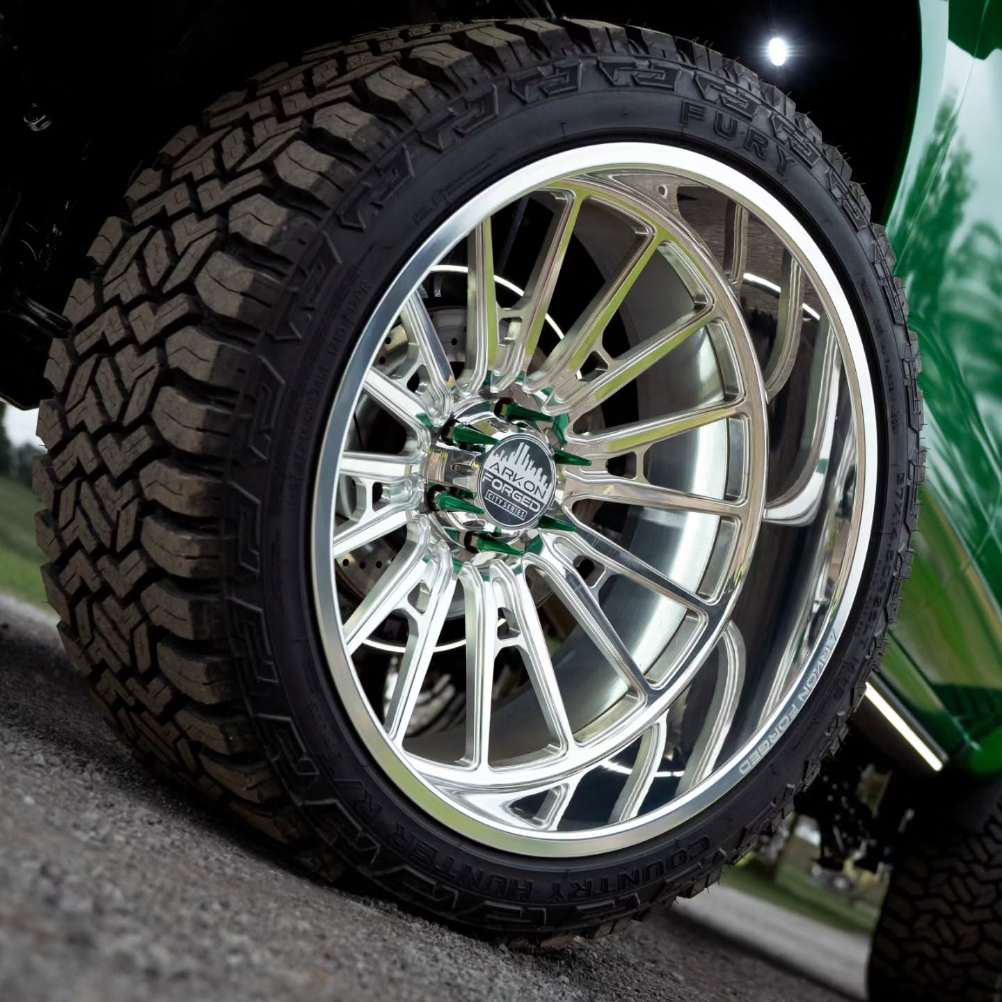 Gloss Metallic Diamond Lizard Green Car Vinyl Wrap review 1
