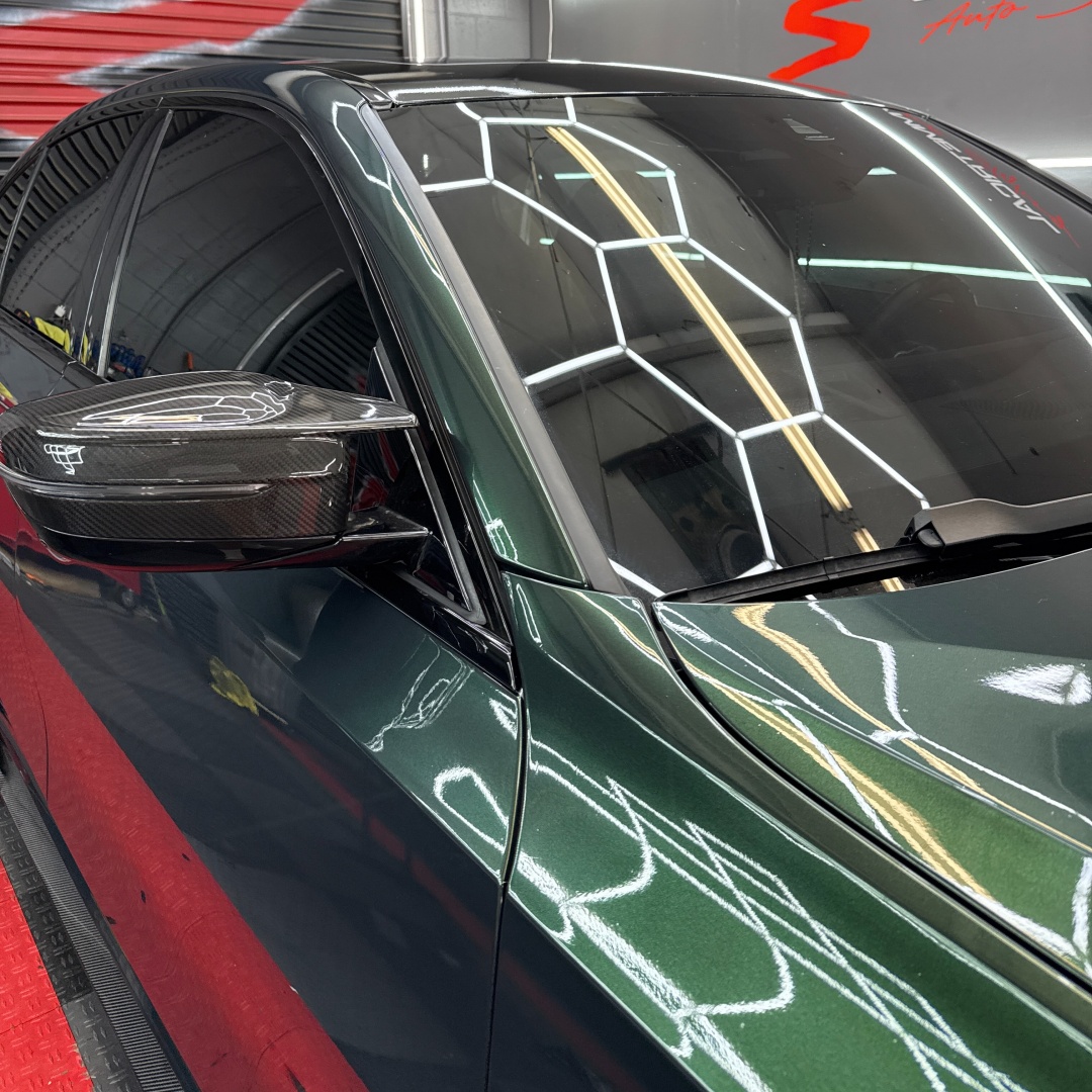 Gloss Metallic Oak Green Car Vinyl Wrap Porsche PET review 3