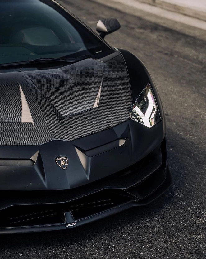 Unlocking Elegance: The Allure of Piano Black Vinyl Wrap