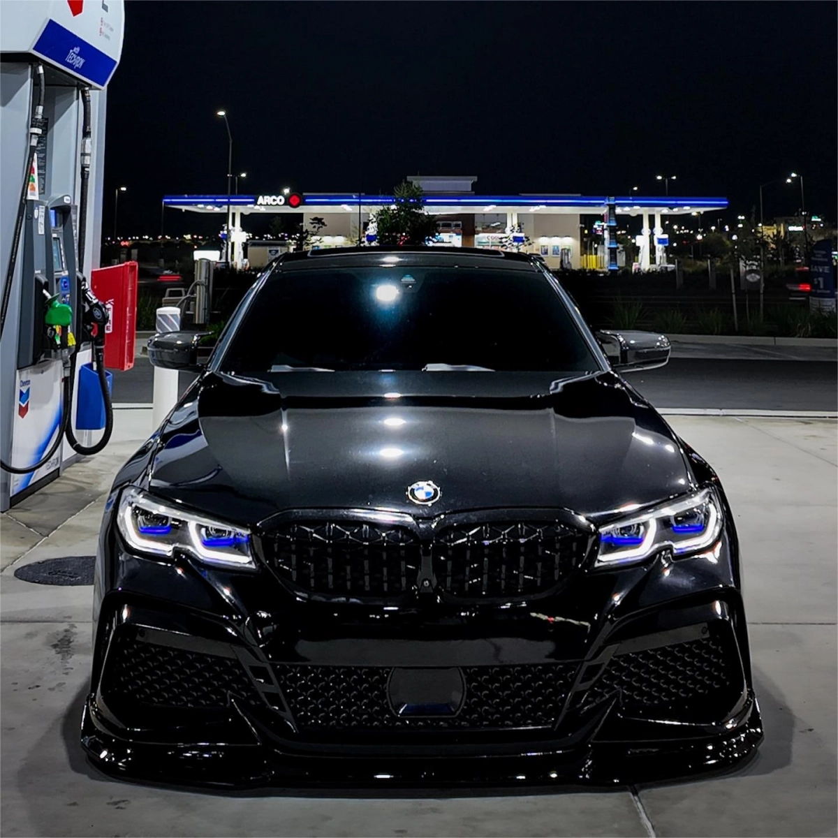 Exploring the Timeless Appeal of Gloss Piano Black Car Vinyl Wrap