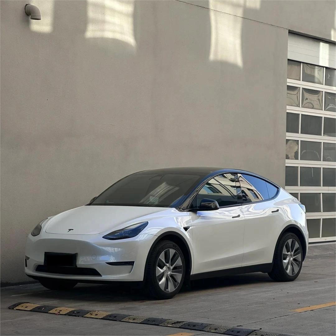 Transform Your Drive: Tesla Model 3 in Gloss Metallic Chameleon Blue White