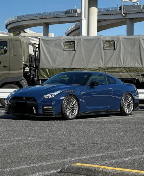 Elevate Your Nissan GT-R with Stunning Car Wraps