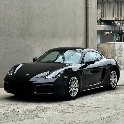 Gloss Piano Black Car Vinyl Wrap: A Timeless Touch of Elegance