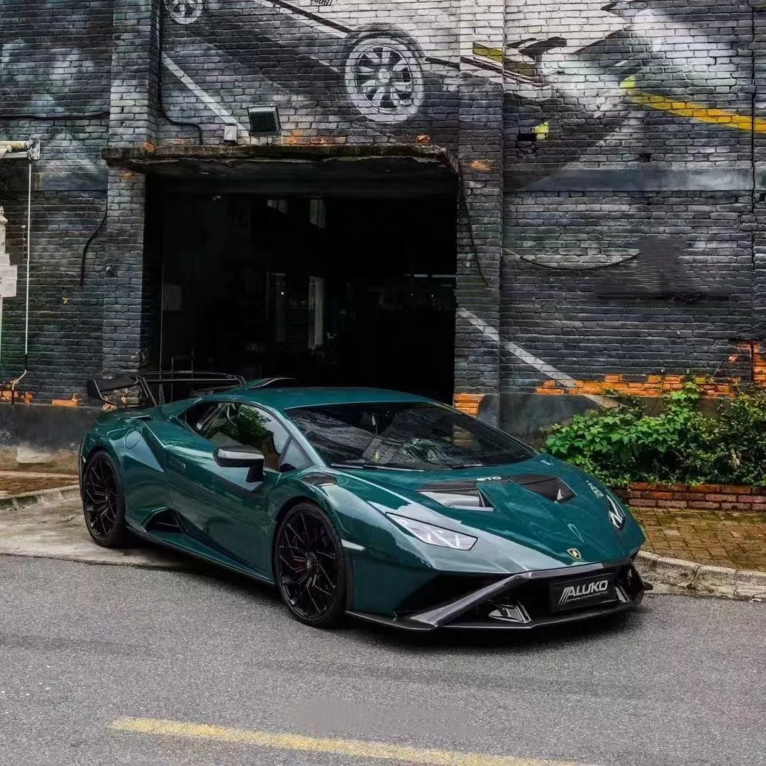 The Stunning Appeal of Gloss Mohsen Green Car Wrap