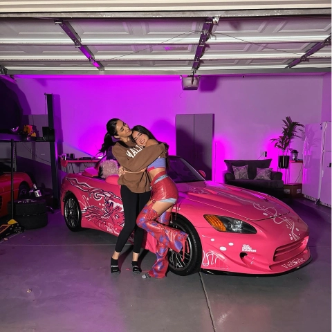 Is Wrapping Your Car Difficult? A Complete Guide to Vinyl Wrapping with Alukovinyl