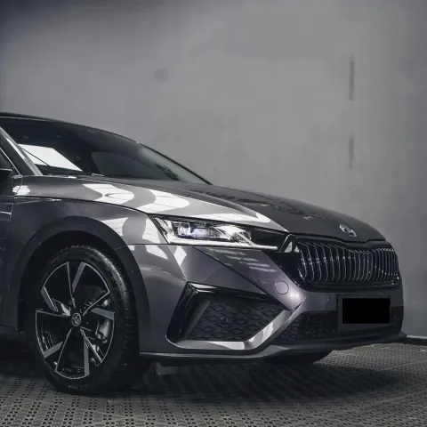 Transform Your Ride with Gloss Metallic Gunmetal Grey PET Car Vinyl Wrap