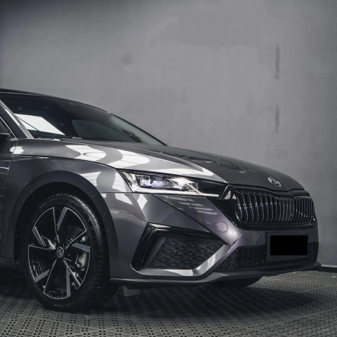 Transform Your Ride with Gloss Metallic Gunmetal Grey PET Car Vinyl Wrap