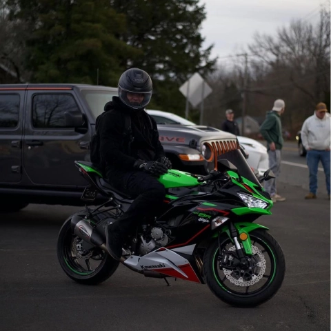 Moto Wrapper 101: The Complete Guide to Motorcycle Wrapping — Techniques, Materials & Pro Tips