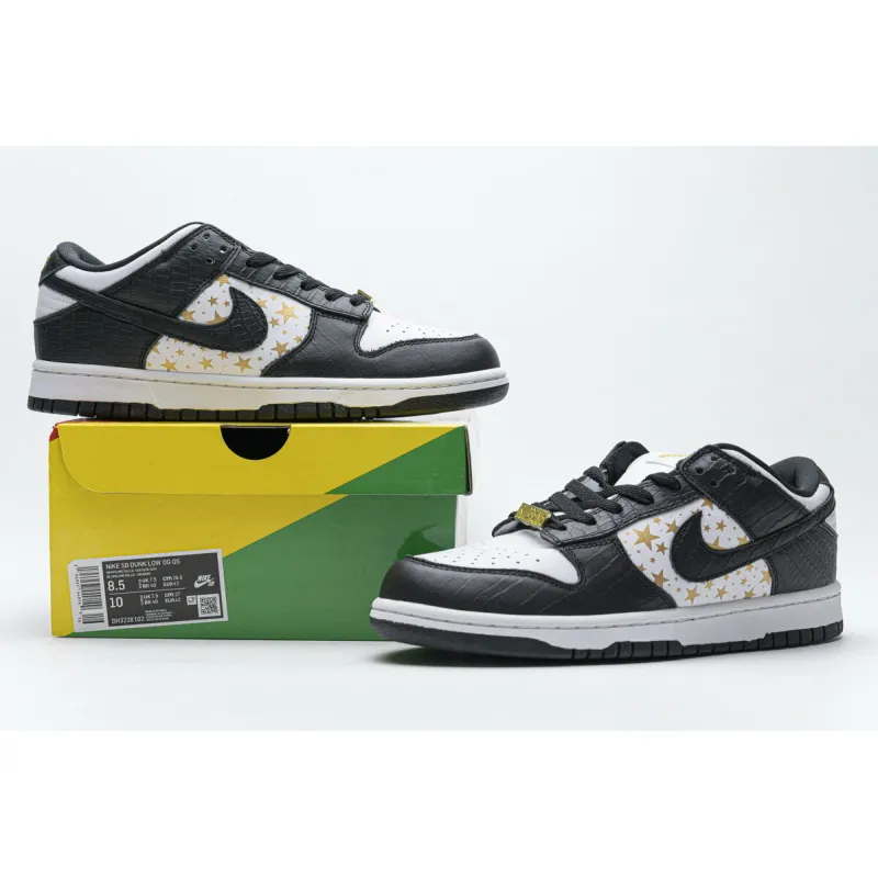 Supreme x Nike SB Dunk Low &quot;Black Stars” DH3228-102