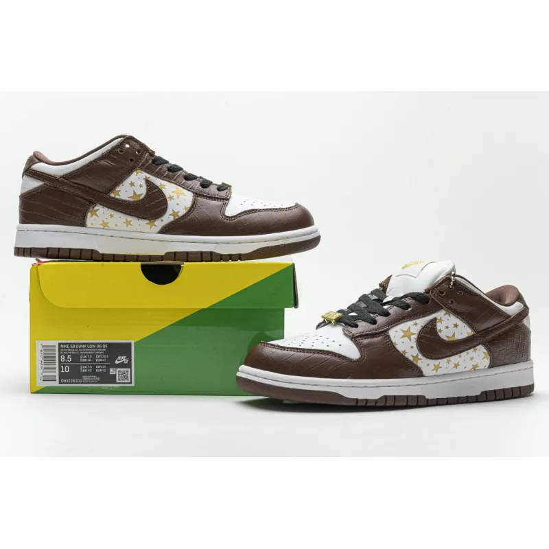 Supreme x Nike SB Dunk Low &quot;Brown Stars” DH3228-103