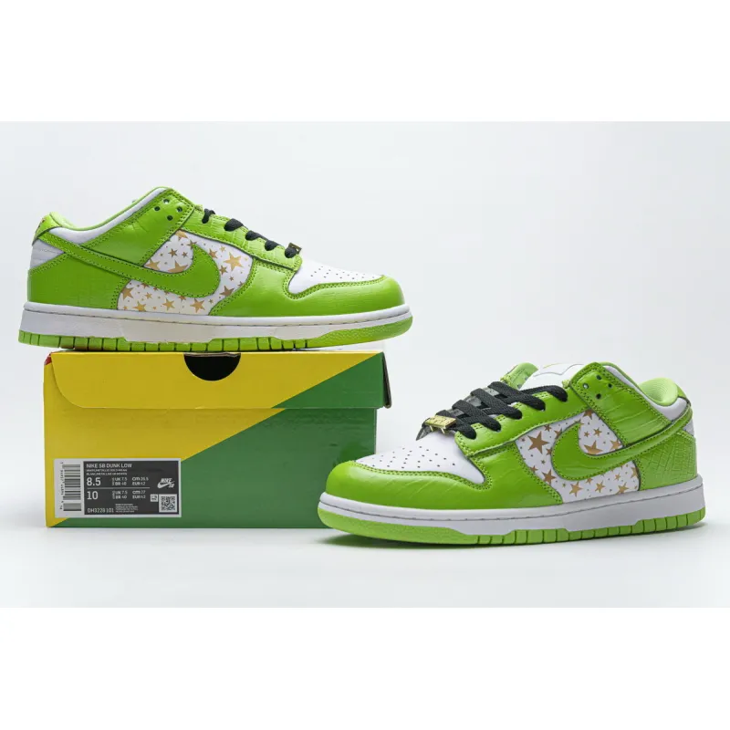 Supreme x Nike SB Dunk Low &quot;Green Stars” DH3228-101