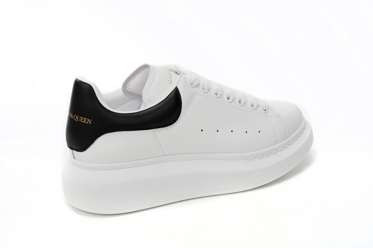Alexander McQueen Sneaker Dlack Skin
