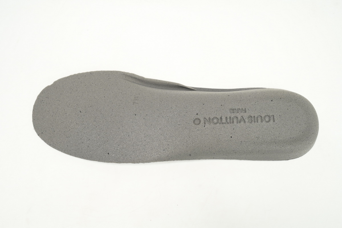 Louis Vuitton Black White Button Brown 1AB8SZ