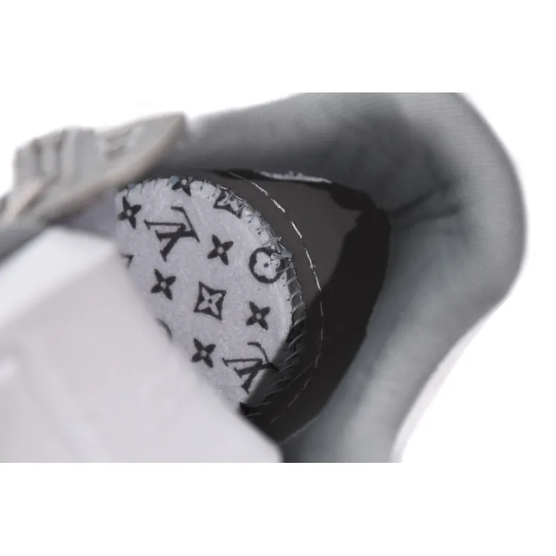 Louis Vuitton Trainer Grey White VL1210