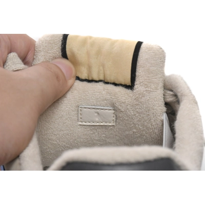  Gucci Screener 546551 99W20 4368  02