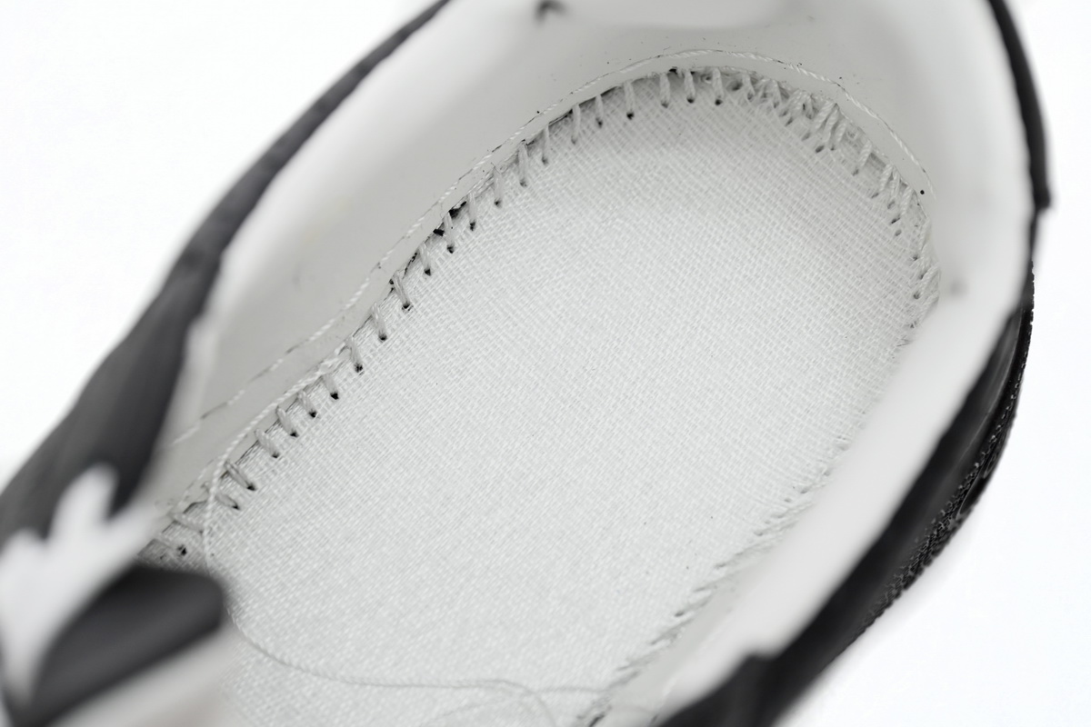 GUCCI Chunky B Black 669582 1XL10 1000