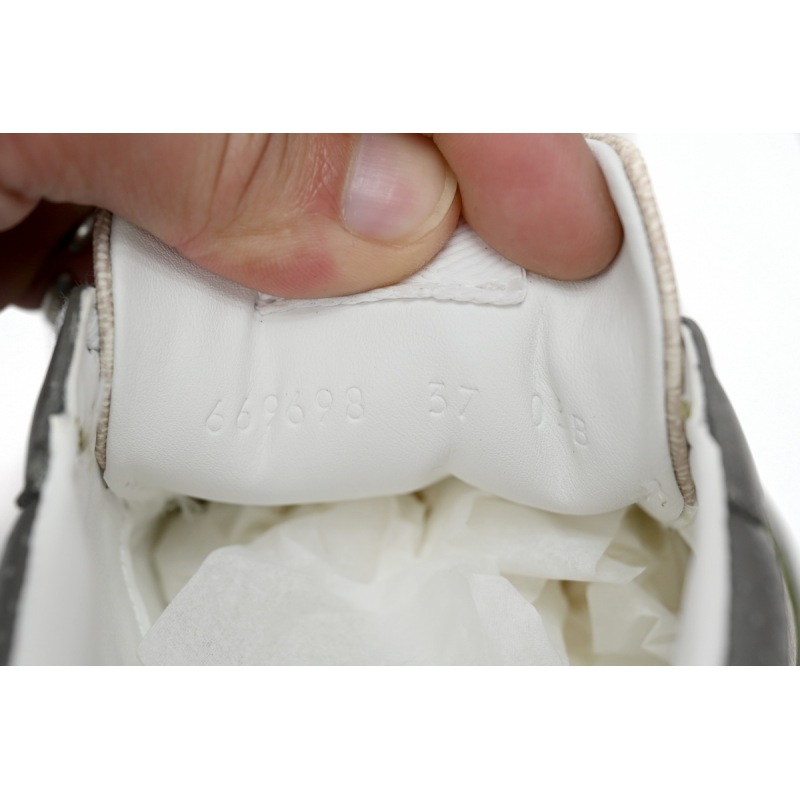 GUCCI Chunky B White Blue Green 700641 UPG90 1282
