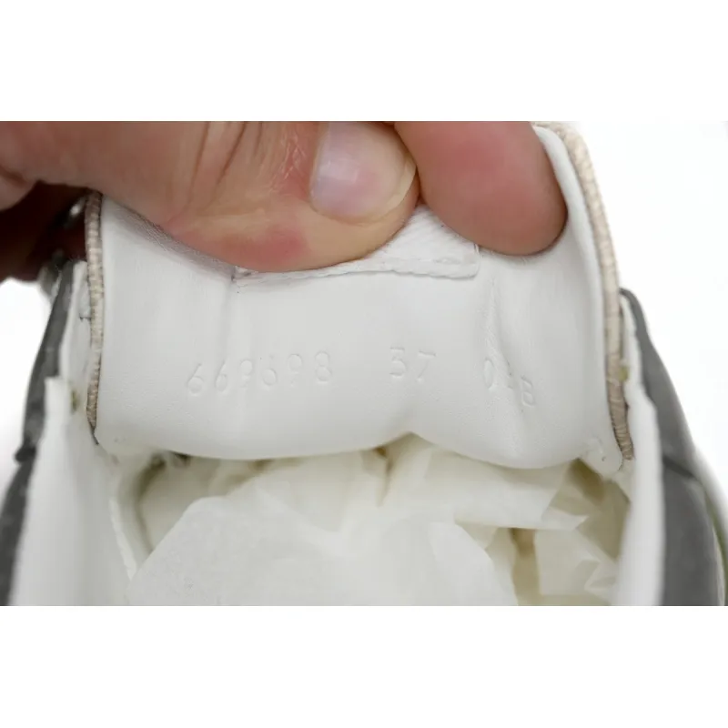 GUCCI Chunky B White Blue Green 700641 UPG90 1282