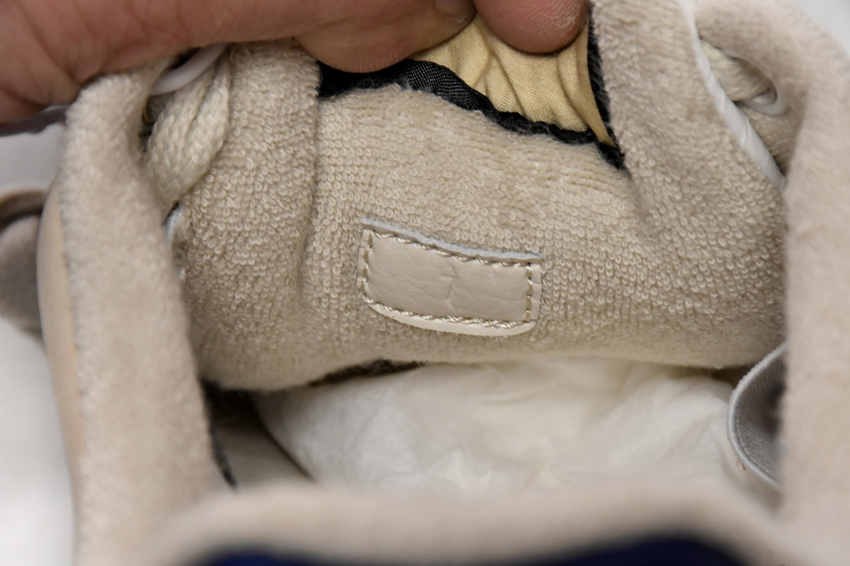 Gucci Screener 570442 0YI20 9570