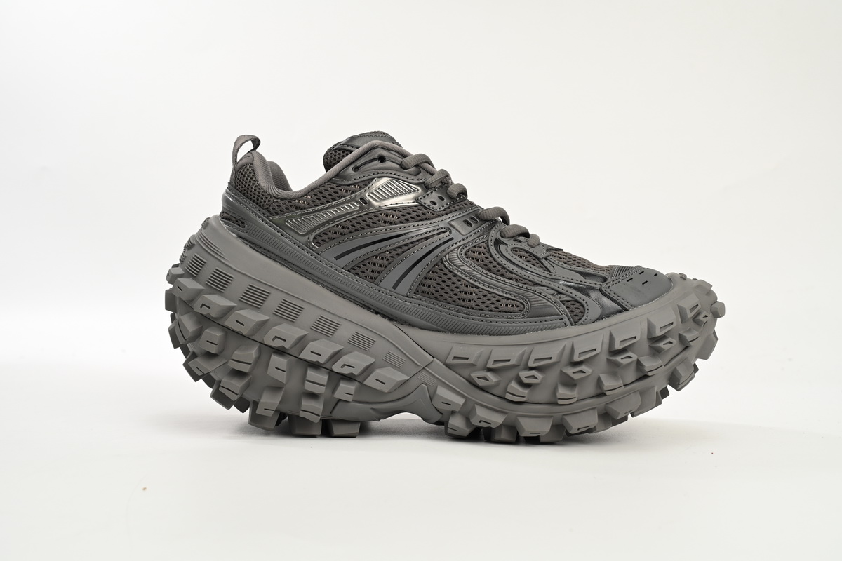 Balenciaga Defender Black Gray 685611 W2RA6 3000 