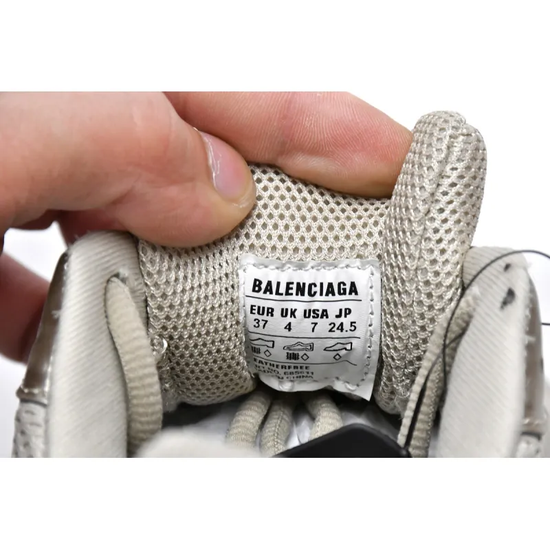 Balenciaga Defender Beige 685611 W2RA6 9700